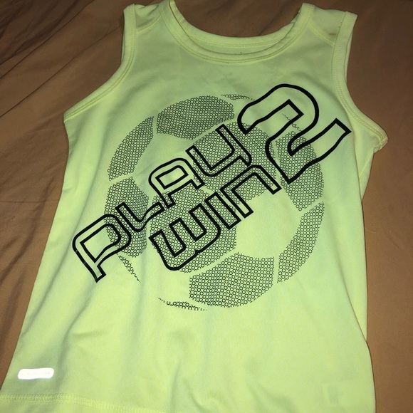 Assortment of Clothing - Picture 6 of 8